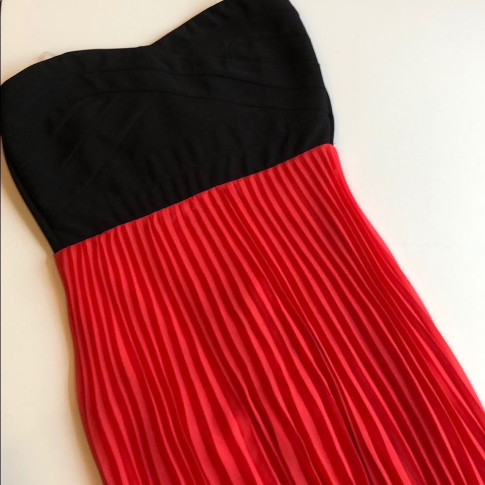 ❣️NWOT SZ 5 CORAL/BLACK LONG STRAPLESS DRESS❣️